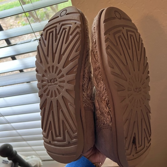 UGG lace up sweater boots in oatmeal - Picture 3 of 6